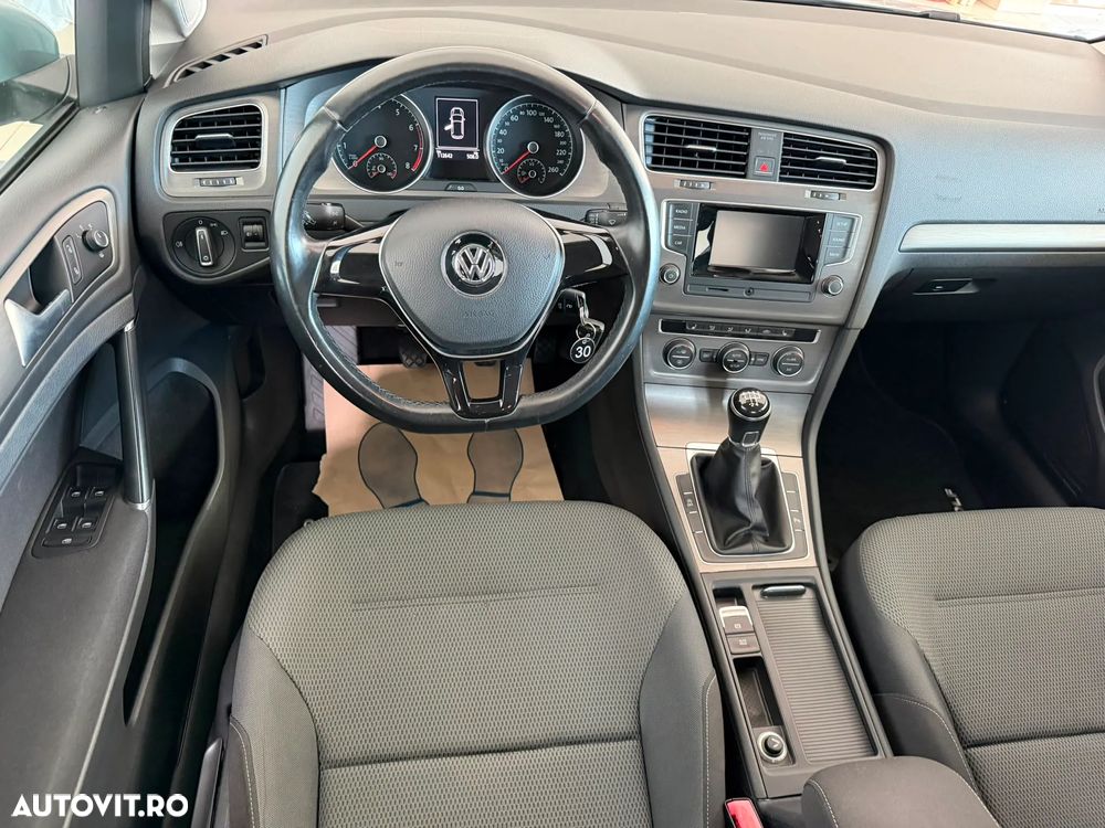 Volkswagen Golf - 12