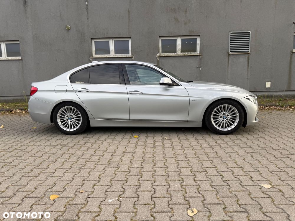 BMW Seria 3 320d Luxury Line - 2