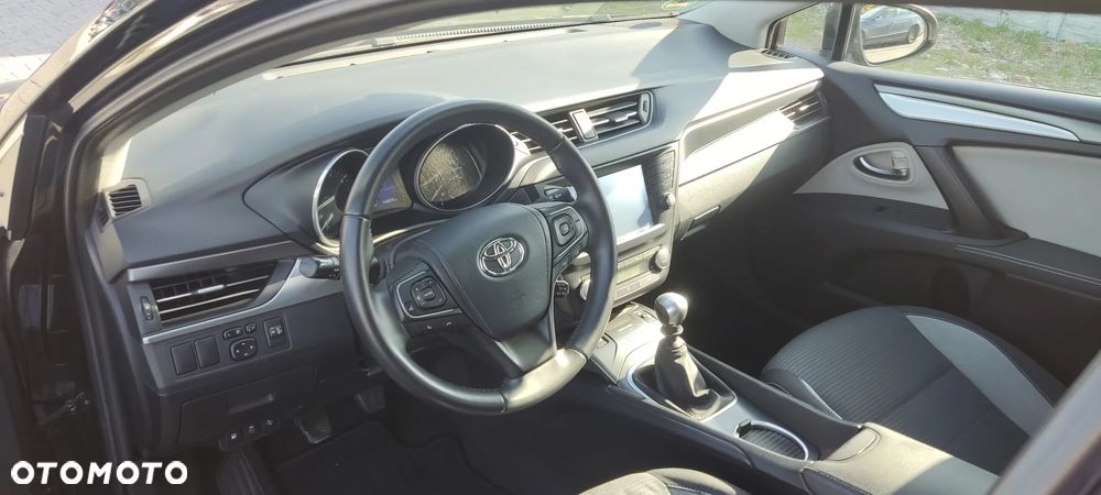 Toyota Avensis Touring Sports 1.8 Executive - 10