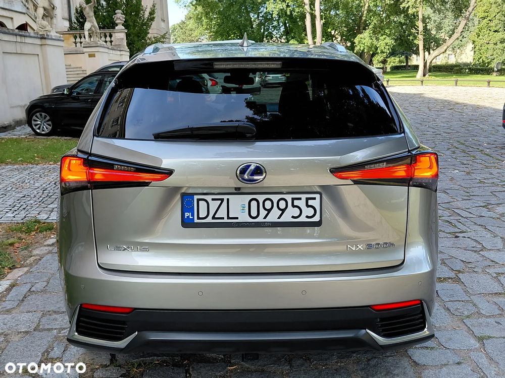 Lexus NX 300h Prestige AWD - 29