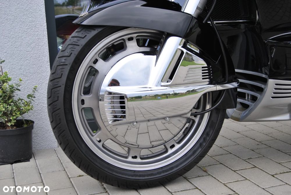 Honda GL - 32