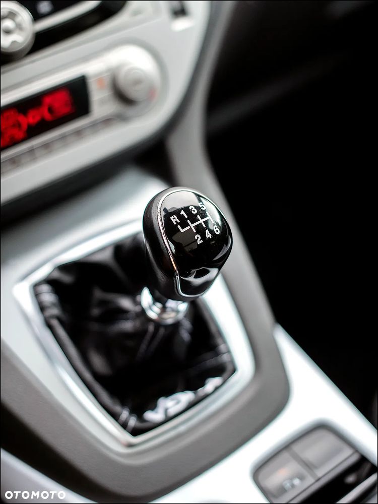 Ford Kuga - 27