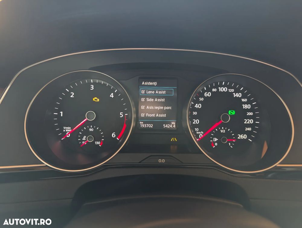 Volkswagen Passat - 13