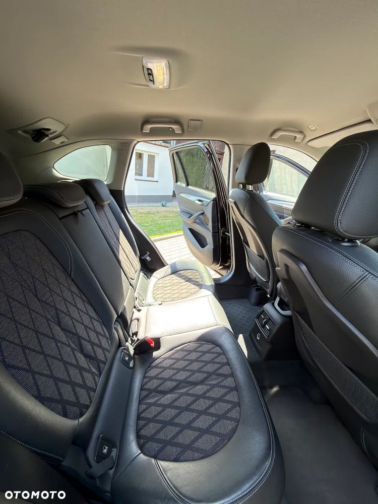 BMW X1 xDrive18d xLine - 13