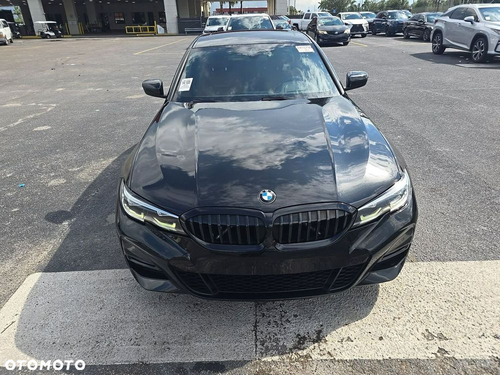 BMW Seria 3 330i xDrive M Sport - 2
