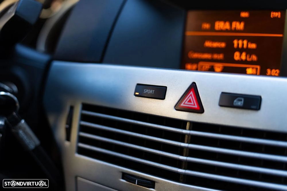 Opel Astra GTC 1.7 CDTI - 12