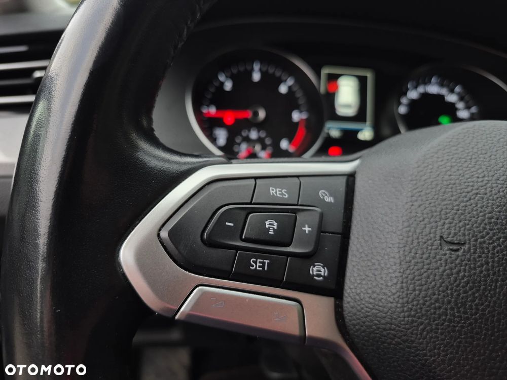 Volkswagen Passat - 19