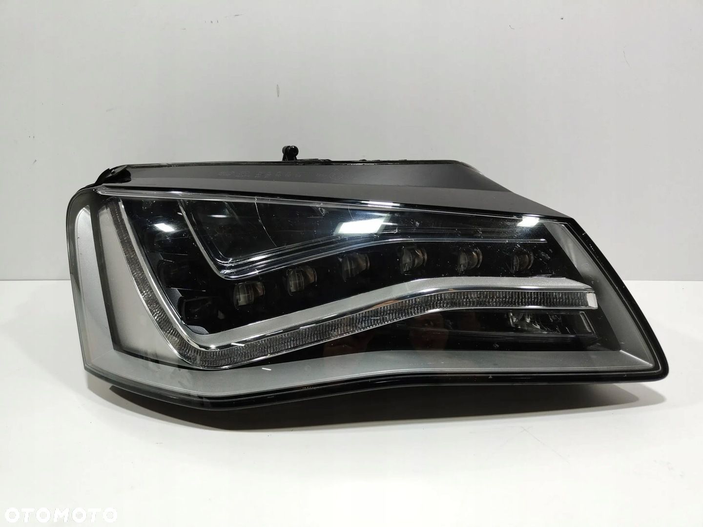 Audi A8 S8 D4 4H LAMPA PRAWY PRZÓD ŁADNA DO NEGO - 1