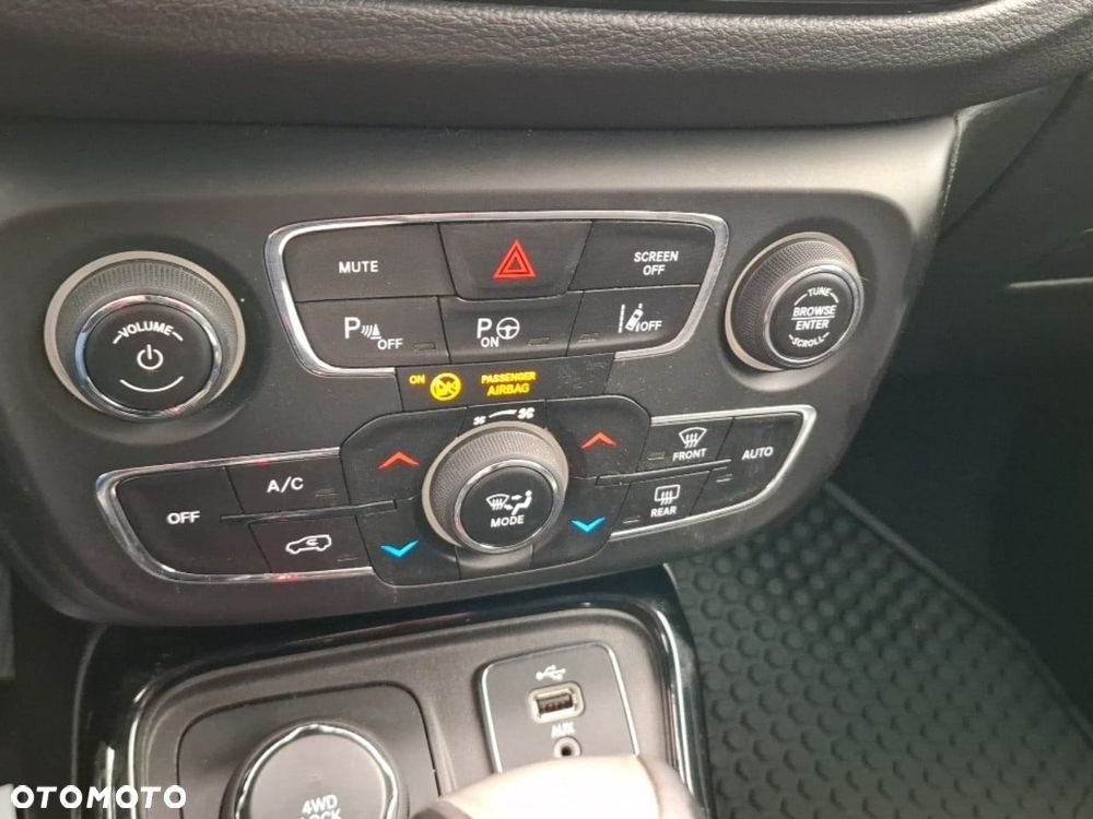 Jeep Compass 1.4 TMair Limited 4WD S&S - 22