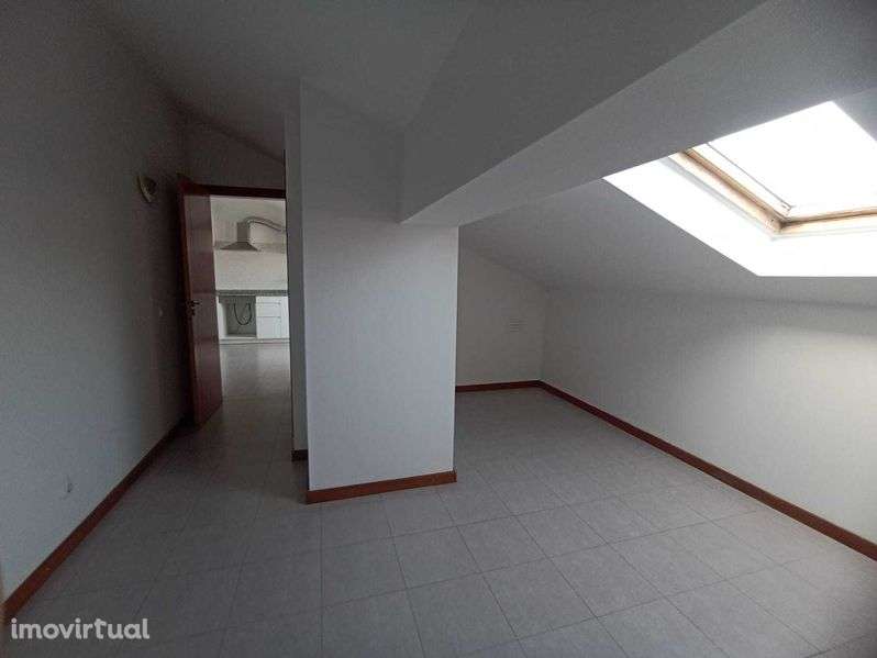 Apartamento T0+1 Glicínias com terraço - Grande imagem: 5/9