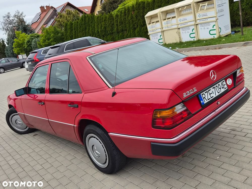 Mercedes-Benz W124 1992 photo 3