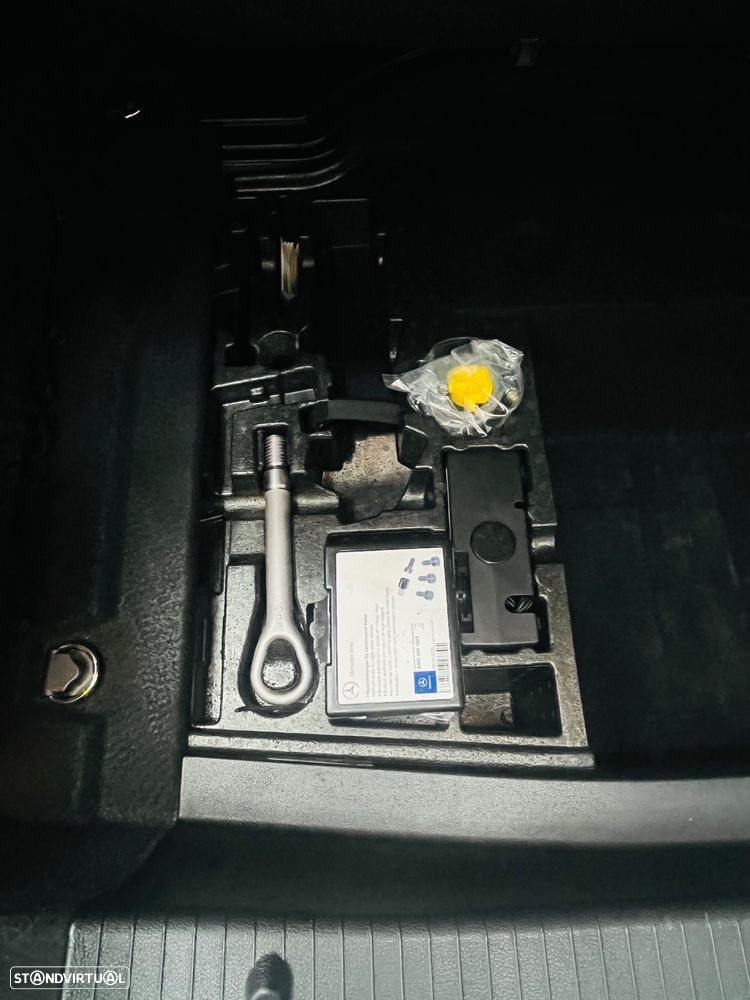 Mercedes-Benz E 300 Bluetec Hybrid Avantgarde - 19