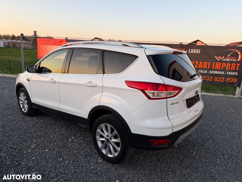 Ford Kuga 2.0 TDCi 2x4 Titanium - 4