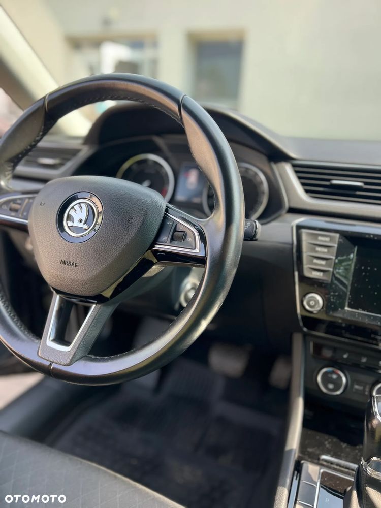Skoda Superb 2.0 TDI Style DSG - 4