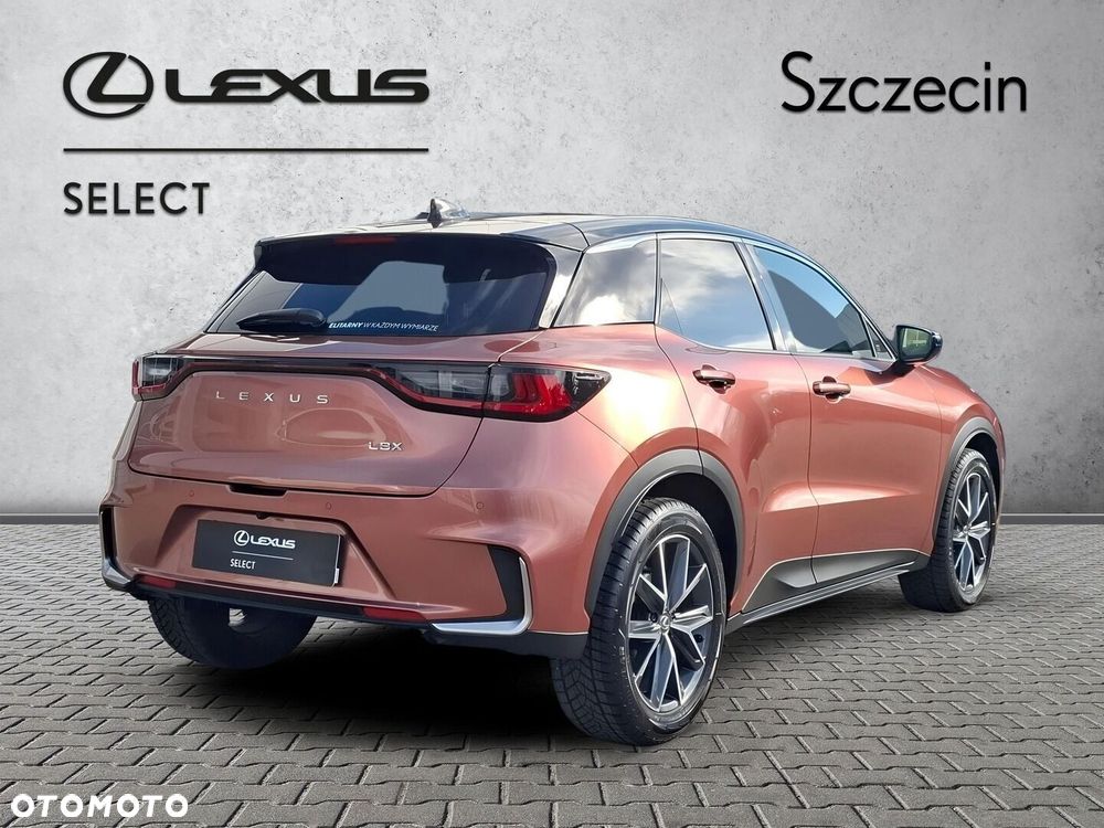Lexus LBX 1.5 Hybrid Emotion - 5