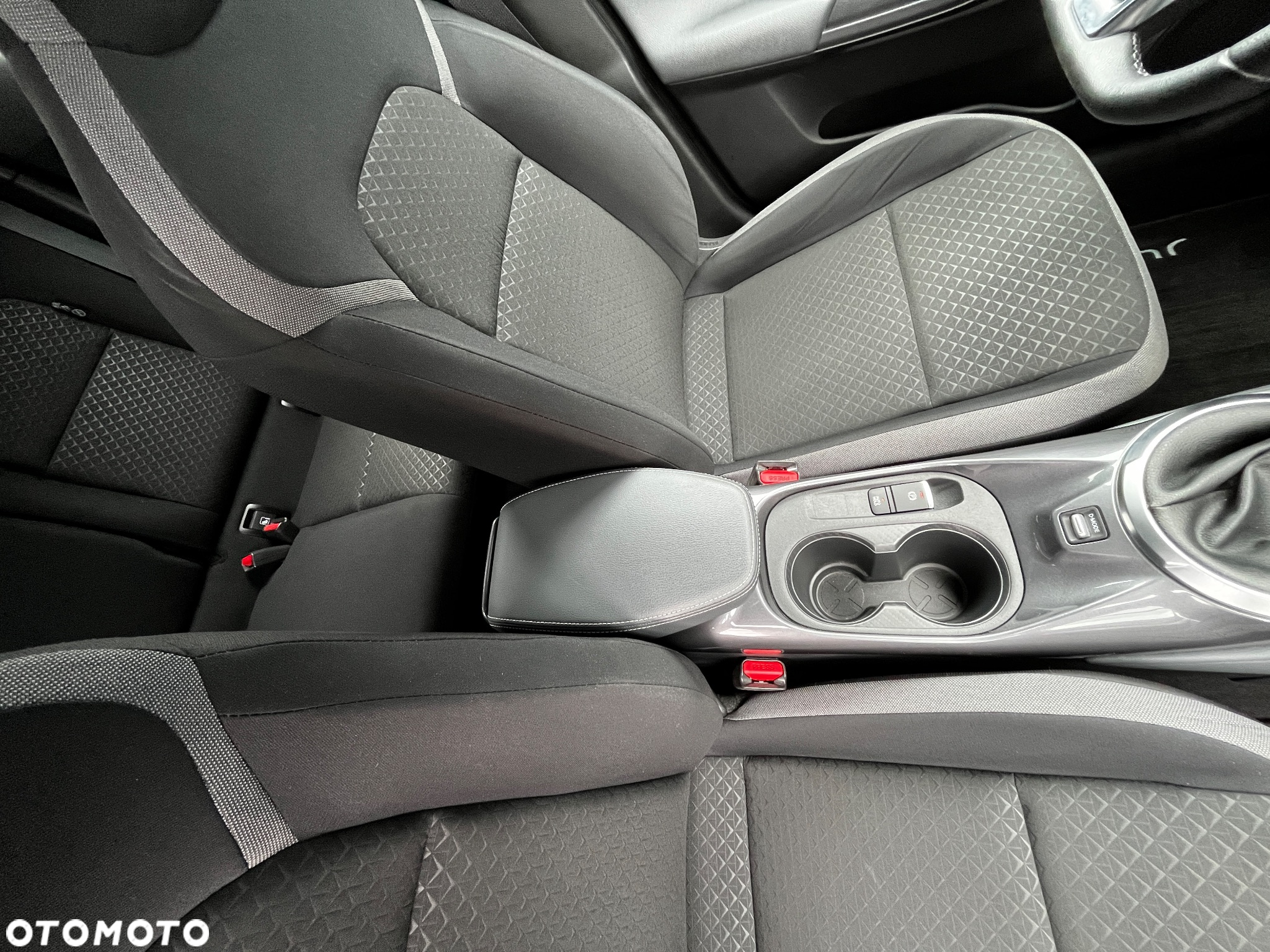 Nissan Juke 1.0 DIG-T N-Connecta - 17