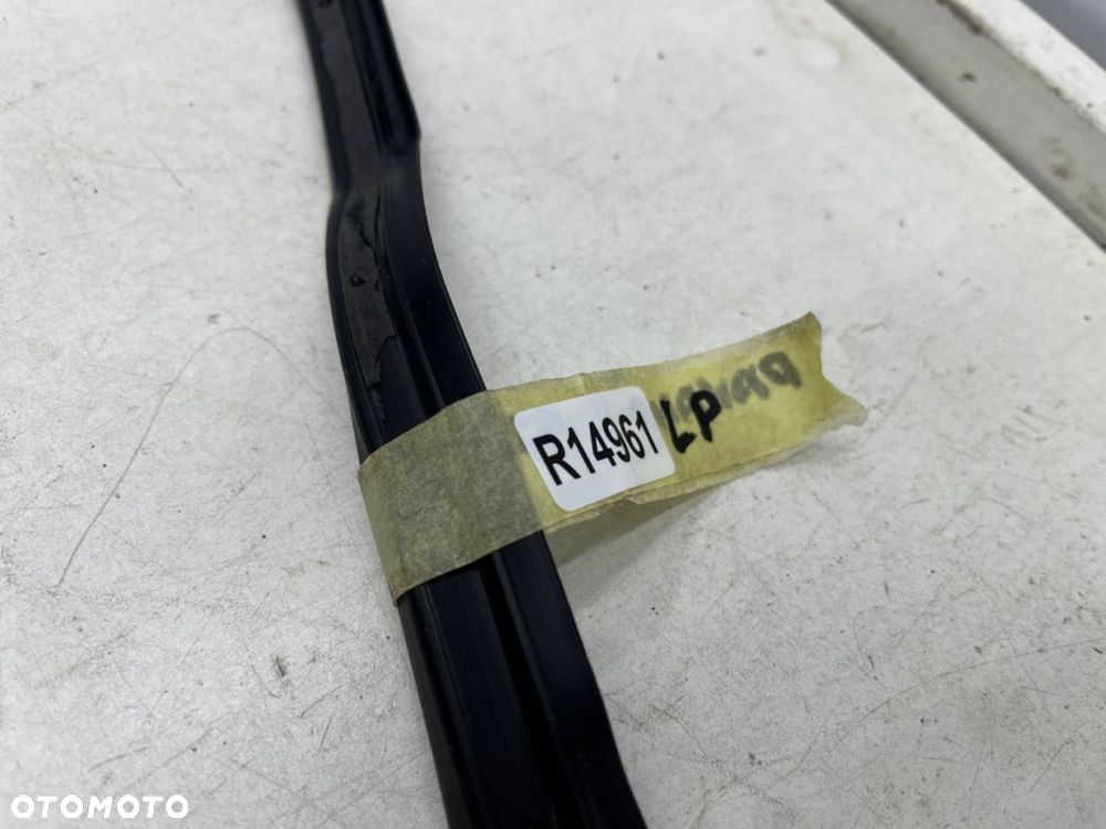 Uszczelka Porsche Panamera II 971 16-23r. zewnętrzna guma lewych przednich drzwi kierowcy - 7
