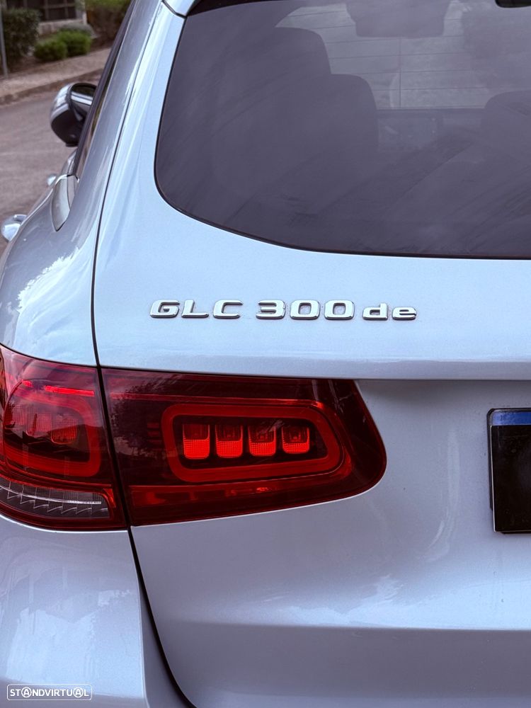 Mercedes-Benz GLC 300 de 4Matic 9G-TRONIC AMG Line - 23