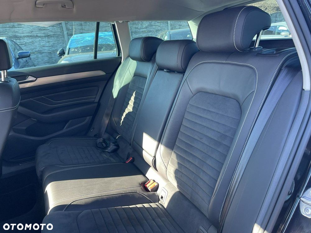 Volkswagen Passat - 12