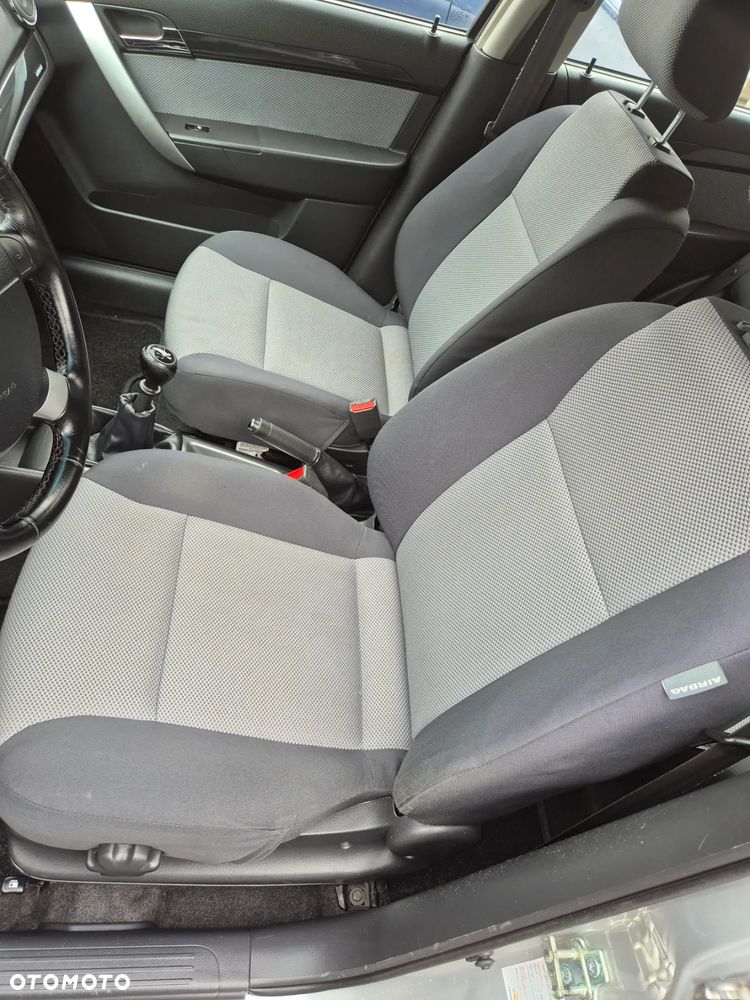 Chevrolet Aveo 1.4 16V LT - 13