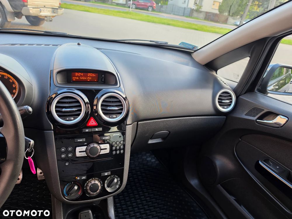 Opel Corsa 1.2 16V Cosmo - 14