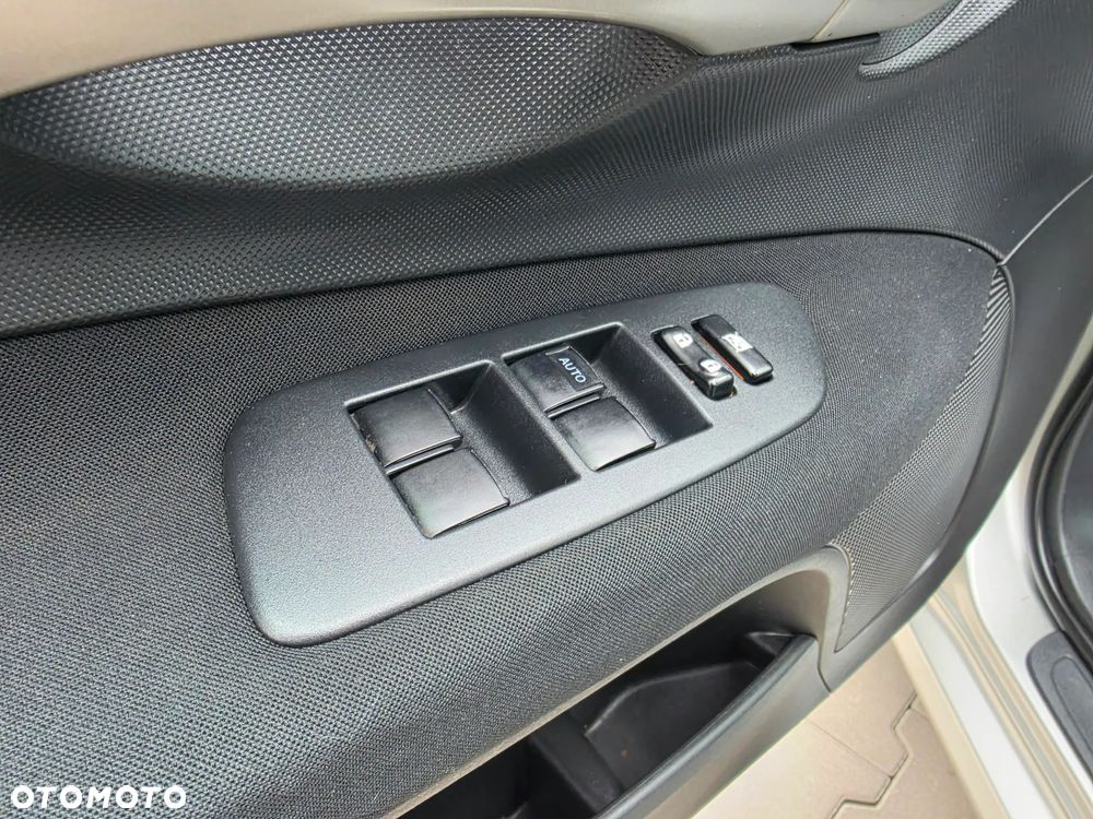 Toyota Auris 1.6 VVT-i Terra - 20