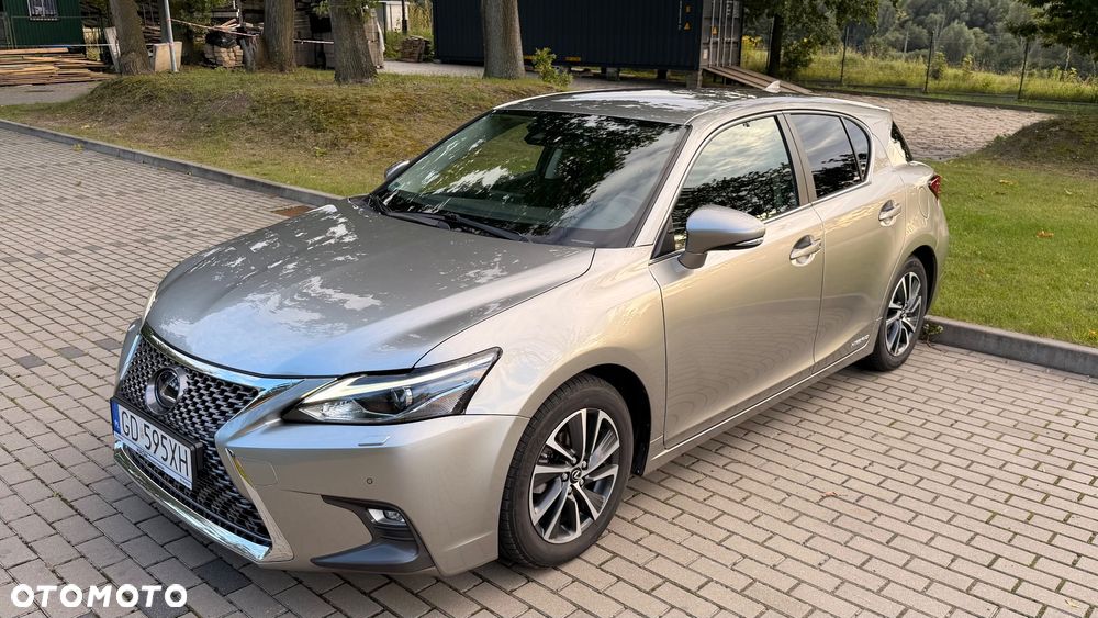 Lexus CT - 1