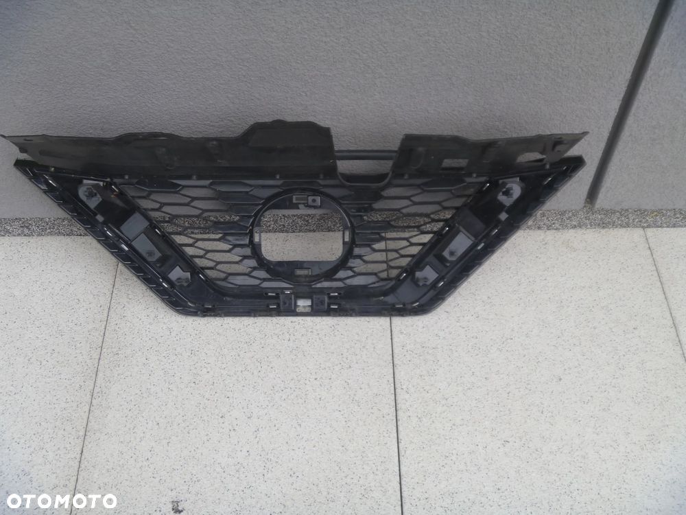 NISSAN QASHQAI II J11 LIFT 2016 ATRAPA ZDERZAKA ORYGINAŁ POD RADAR 62310-HV3 - 4
