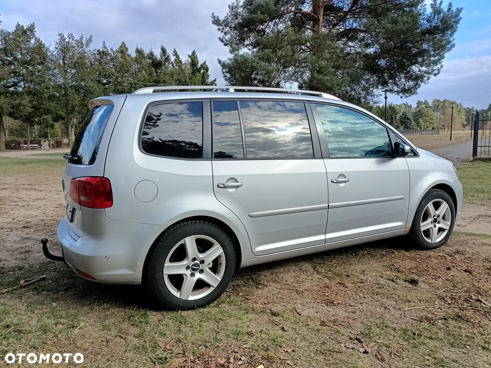 Volkswagen Touran 2.0 TDI DPF Highline DSG - 3
