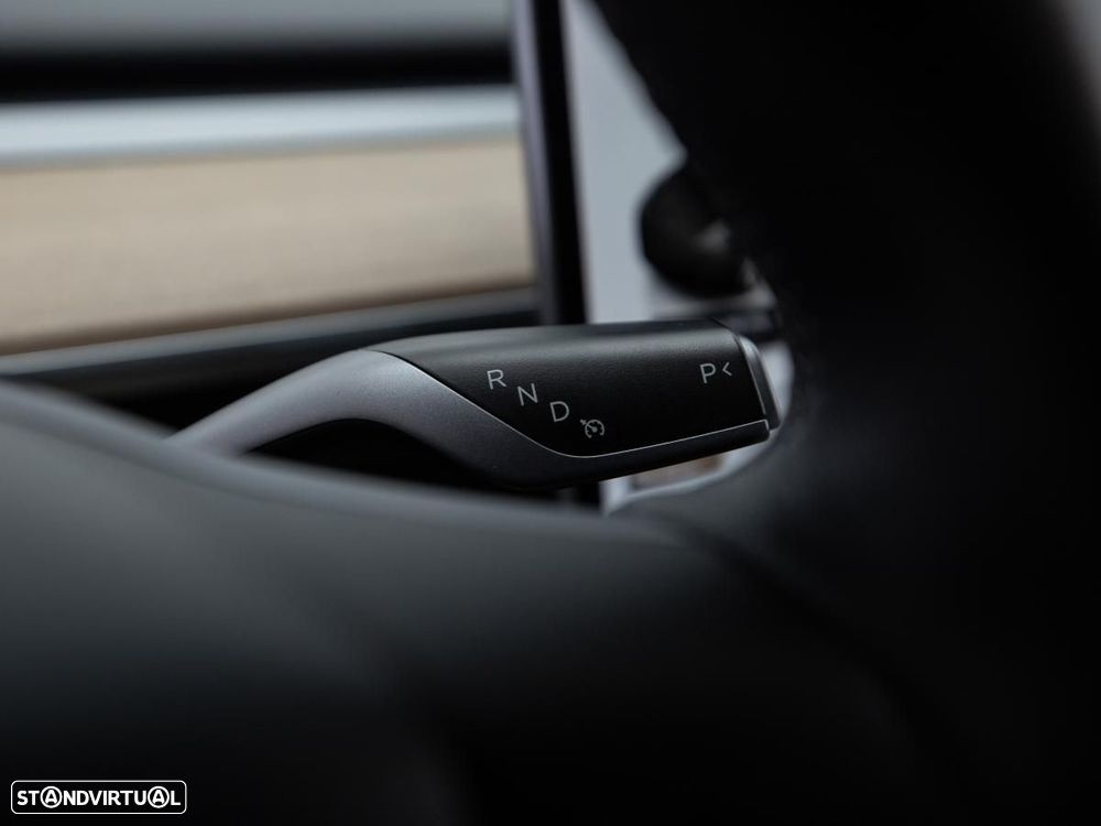 Tesla Model Y Long Range Tração Integral - 21