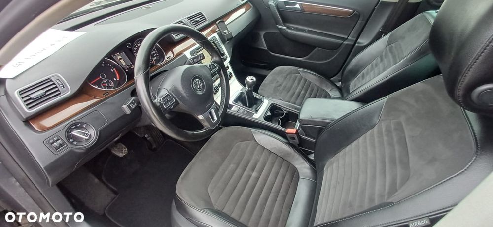 Volkswagen Passat - 20