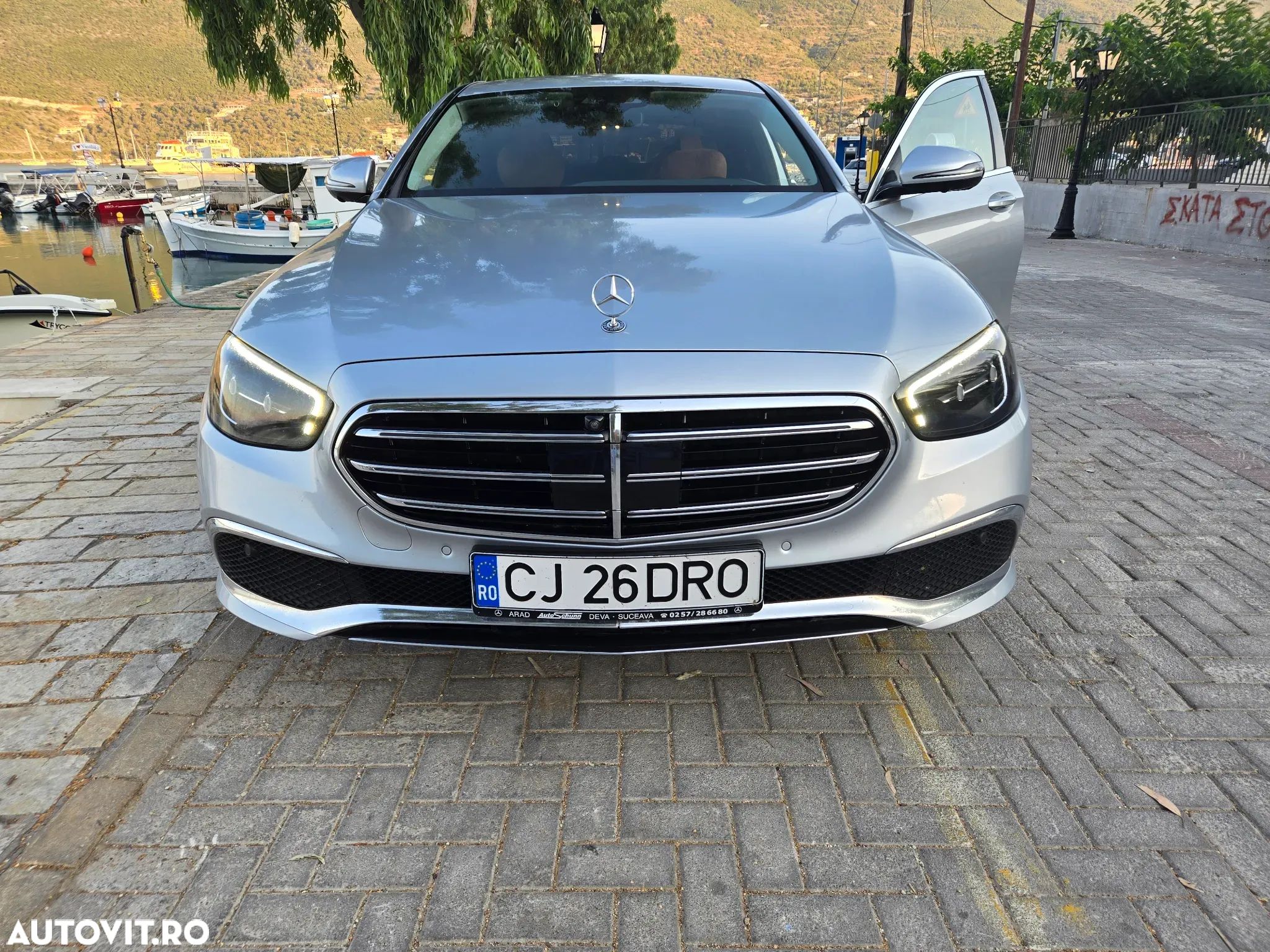 Mercedes-Benz E 220 d 4Matic T 9G-TRONIC - 1