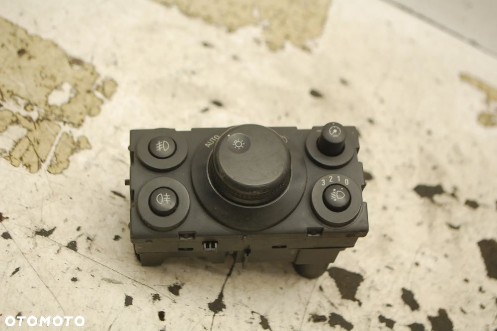 PRZEŁĄCZNIK ŚWIATEŁ 13100124 OPEL ASTRA III H ZAFIRA B - 1