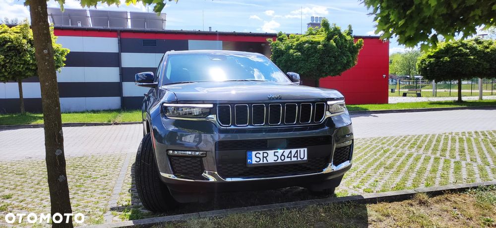 Jeep Grand Cherokee - 38