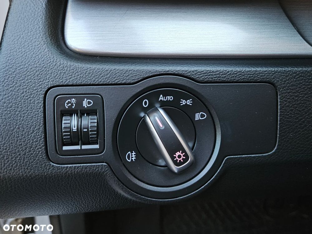Volkswagen Passat - 24