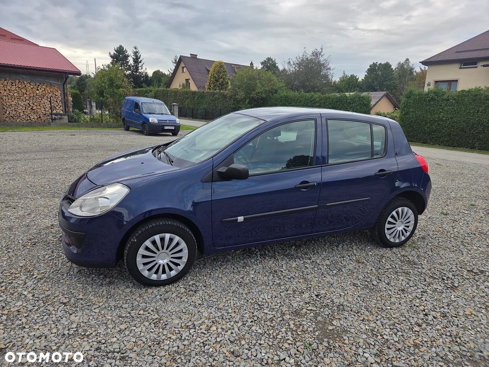 Renault Clio 1.2 16V Authentique - 1