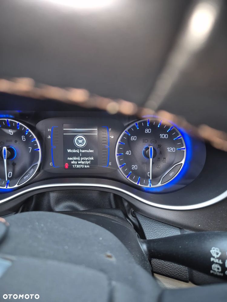 Chrysler Pacifica - 11