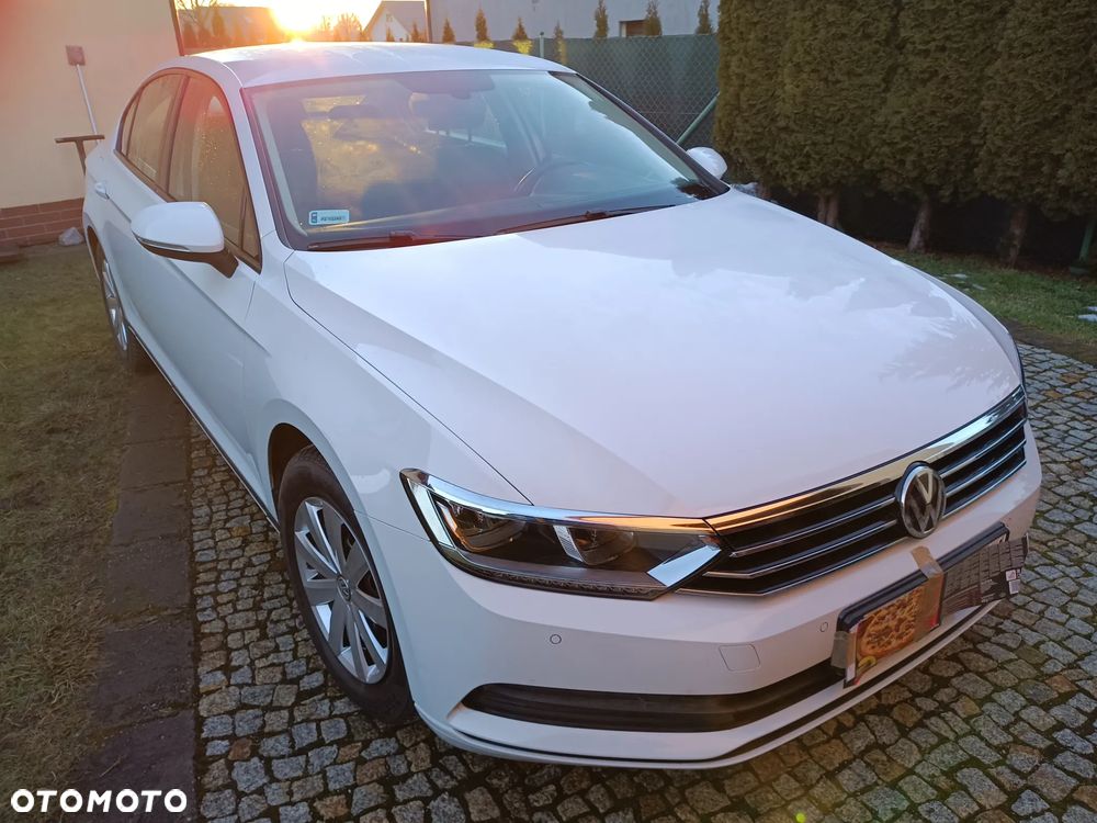 Volkswagen Passat 1.6 TDI BMT Comfortline - 1