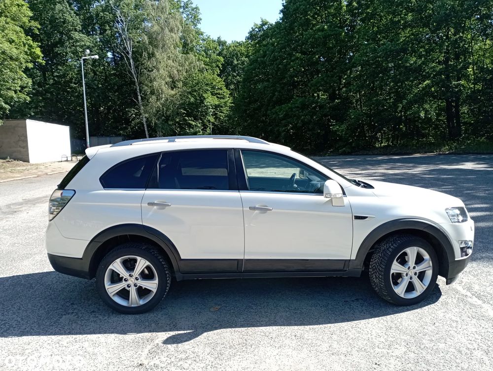 Chevrolet Captiva 2.2 D LTZ - 20