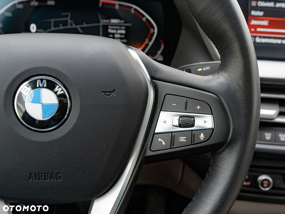 BMW Seria 2 220i xDrive Sport Line - 18