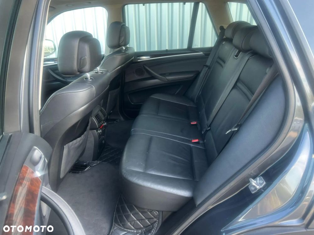 BMW X5 xDrive35i - 30