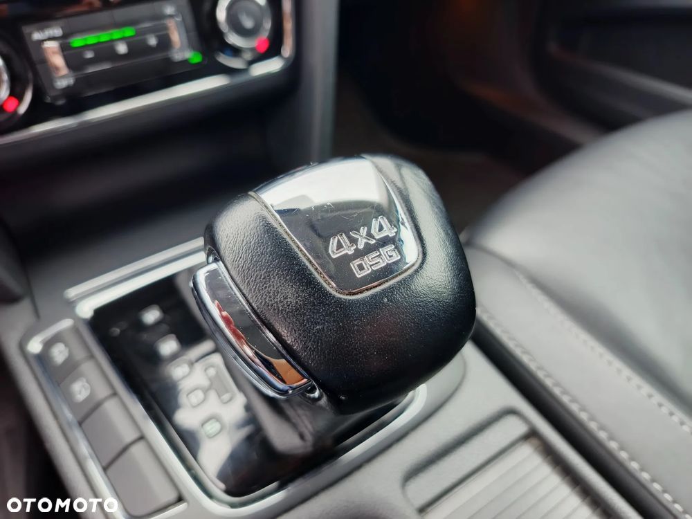 Skoda Superb 2.0 TDI 4x4 DSG Elegance - 13