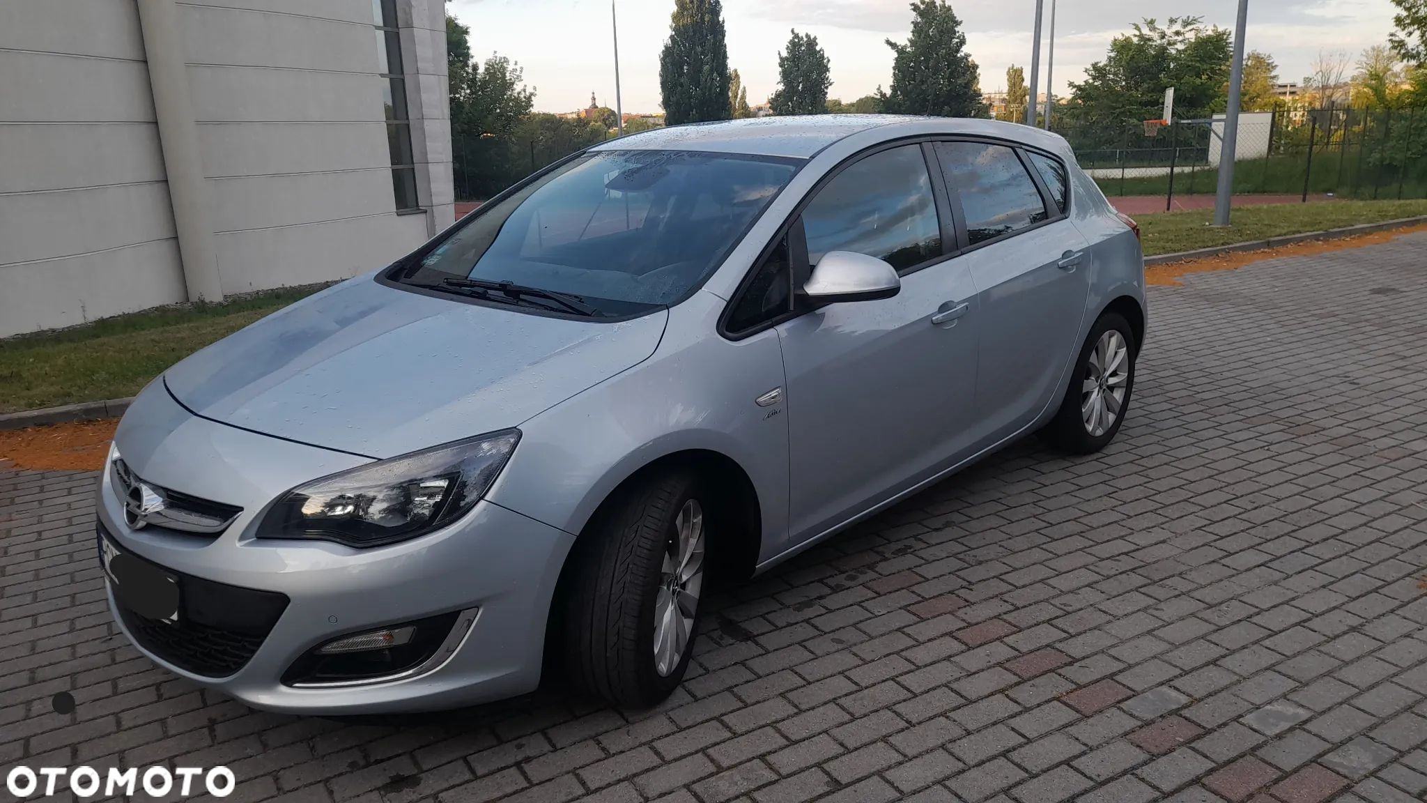 Opel Astra IV 1.4 T Active - 1