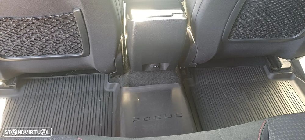 Ford Focus SW 1.5 TDCi EcoBlue ST-Line - 23