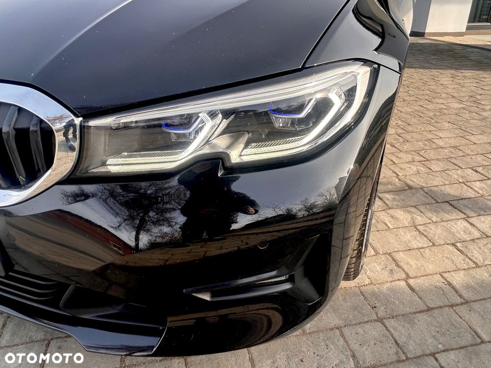 BMW Seria 3 320i Sport Line - 11