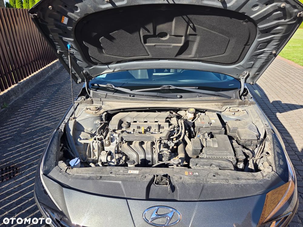 Hyundai Elantra 1.6 Executive - 15