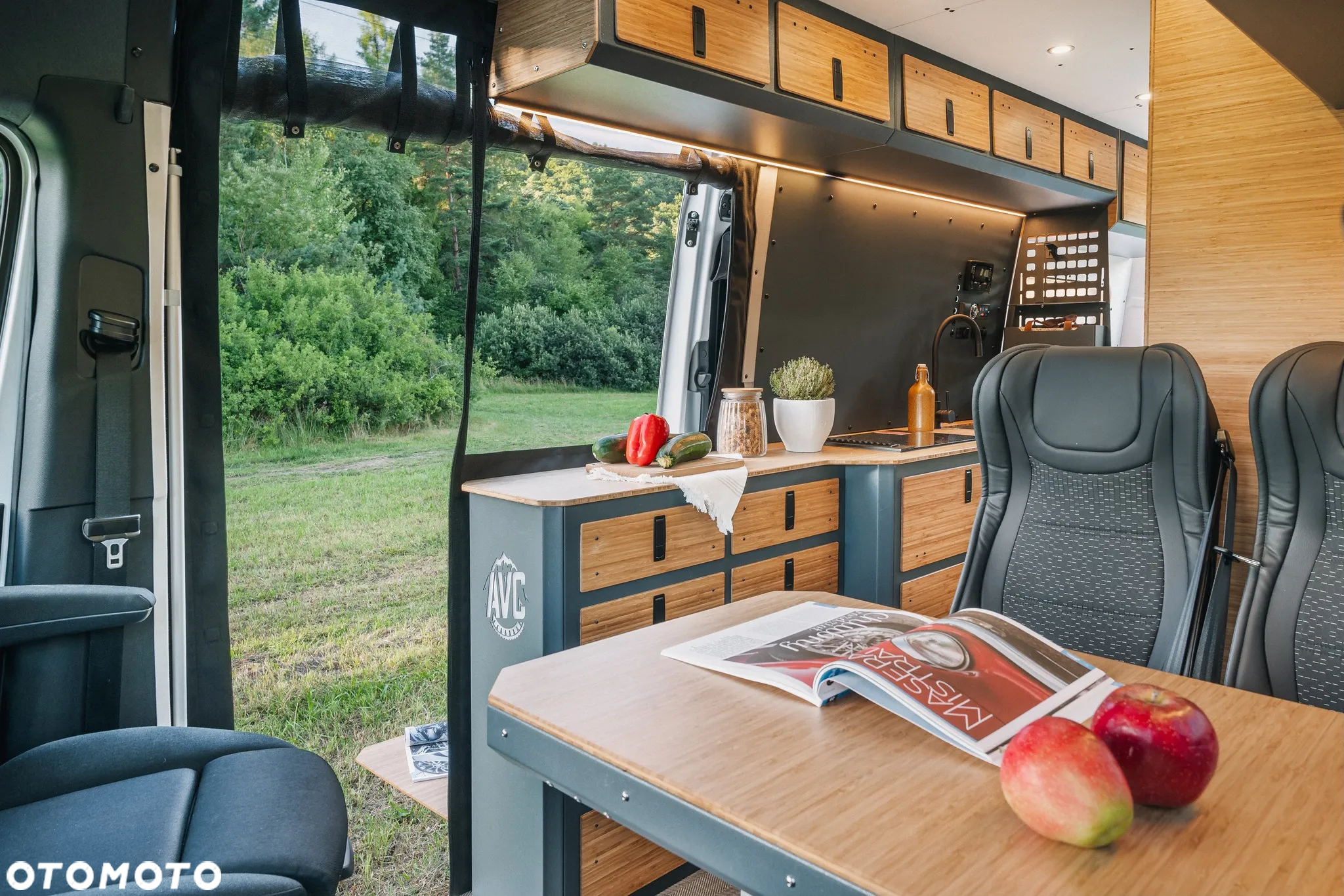 Mercedes-Benz Sprinter - 12