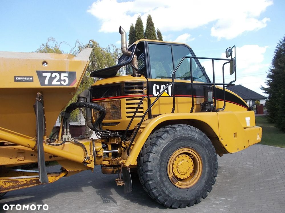 Caterpillar 725 - 4