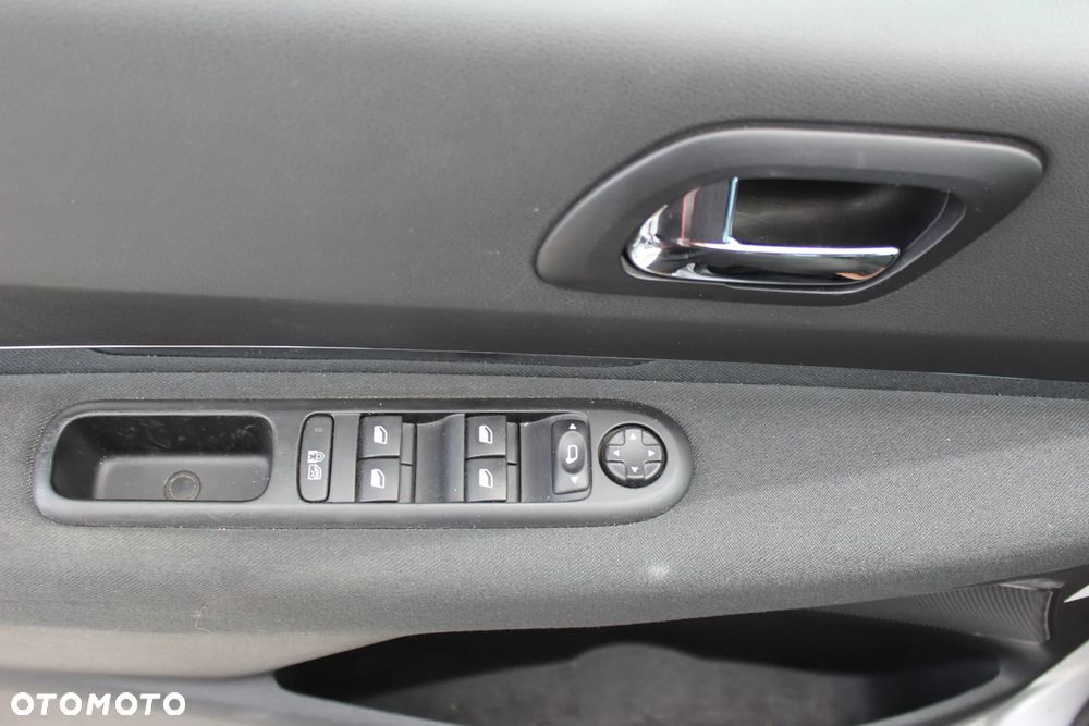 Peugeot 5008 120 VTi Premium - 27