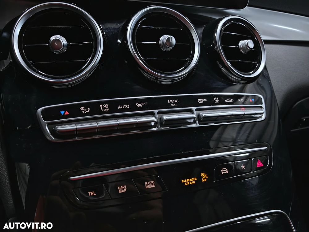 Mercedes-Benz GLC 300 de 4Matic 9G-TRONIC - 24